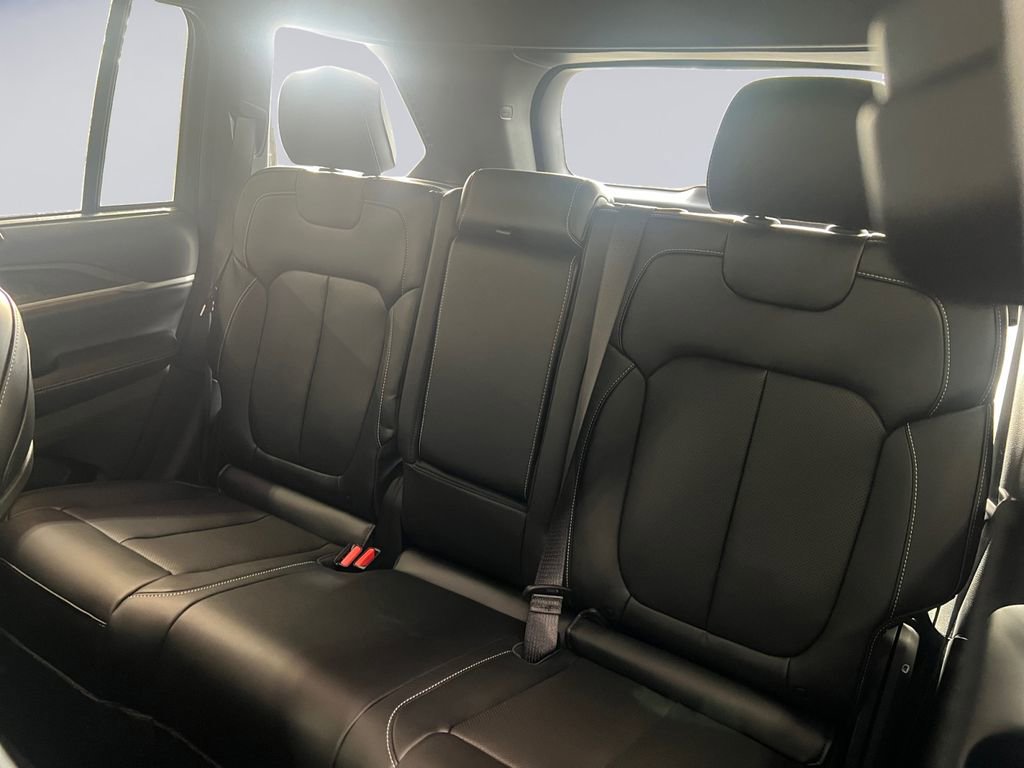New 2025 Jeep Grand Cherokee Limited image 17
