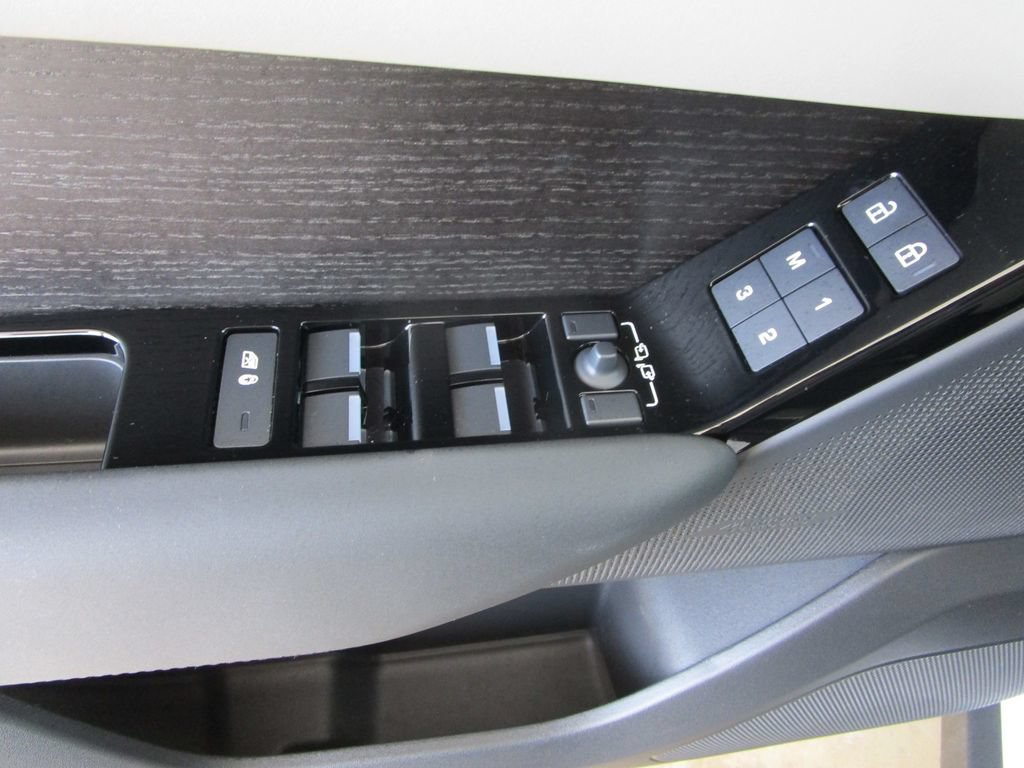 Used 2026 Land Rover Range Rover Velar Dynamic SE AWD/4WD image 24