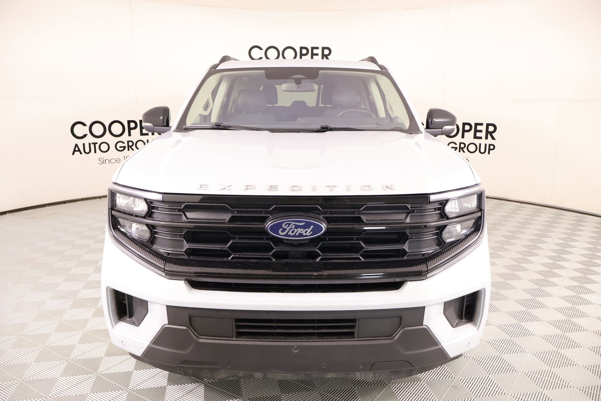 Used 2025 Ford Expedition Active AWD/4WD image 8