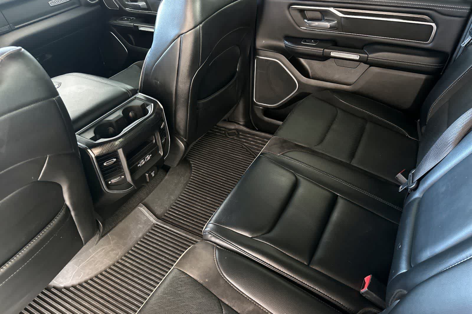 Used 2023 RAM 1500 Laramie AWD/4WD image 4
