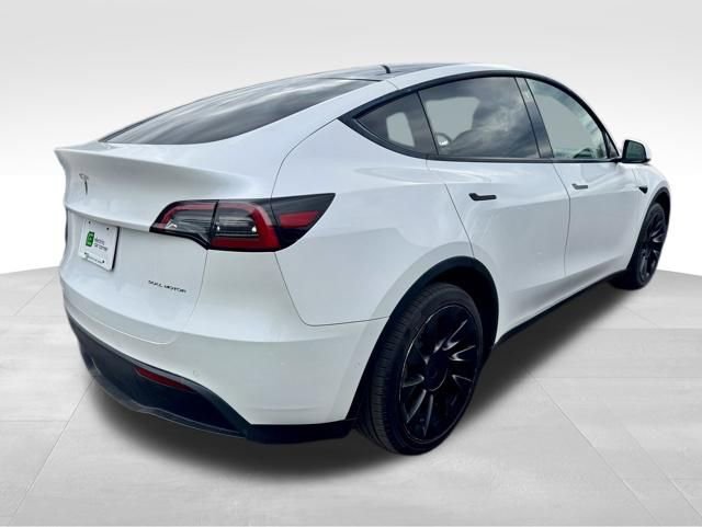 Used 2021 Tesla Model Y Long Range image 11
