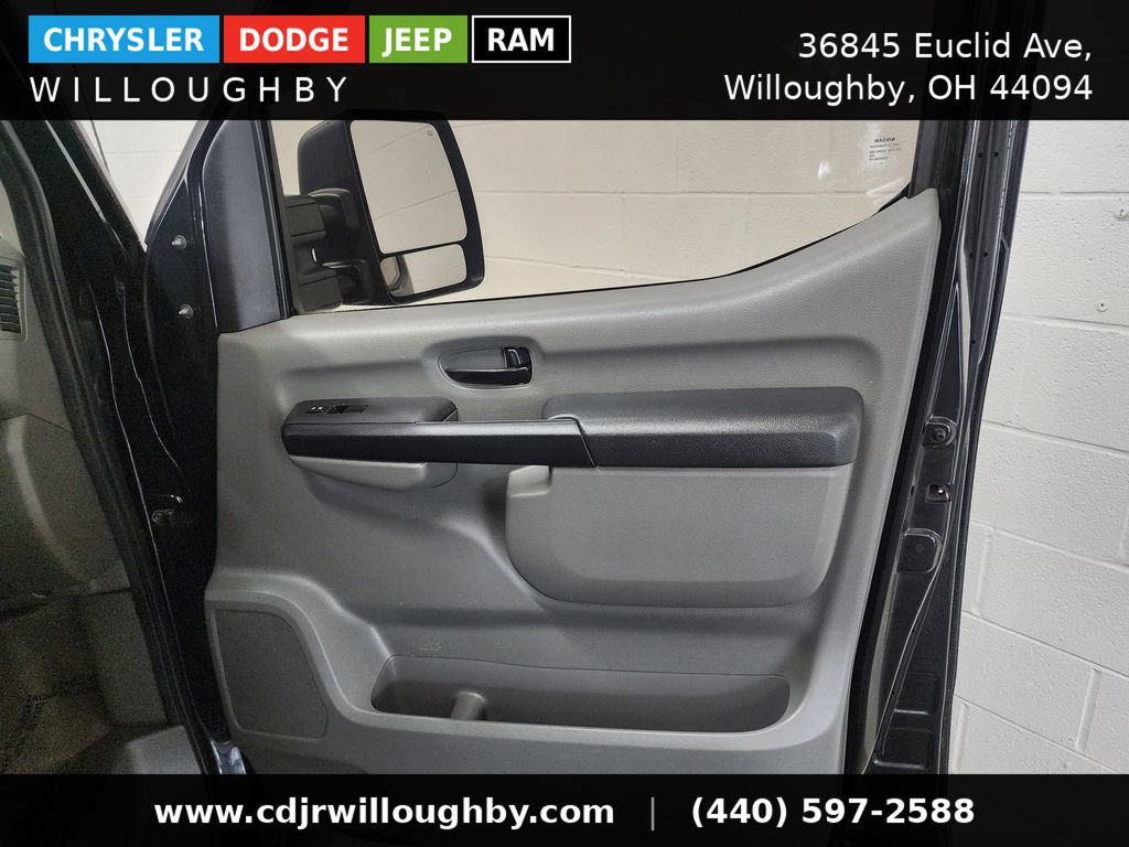 Used 2016 Nissan NV 3500 SL RWD image 30