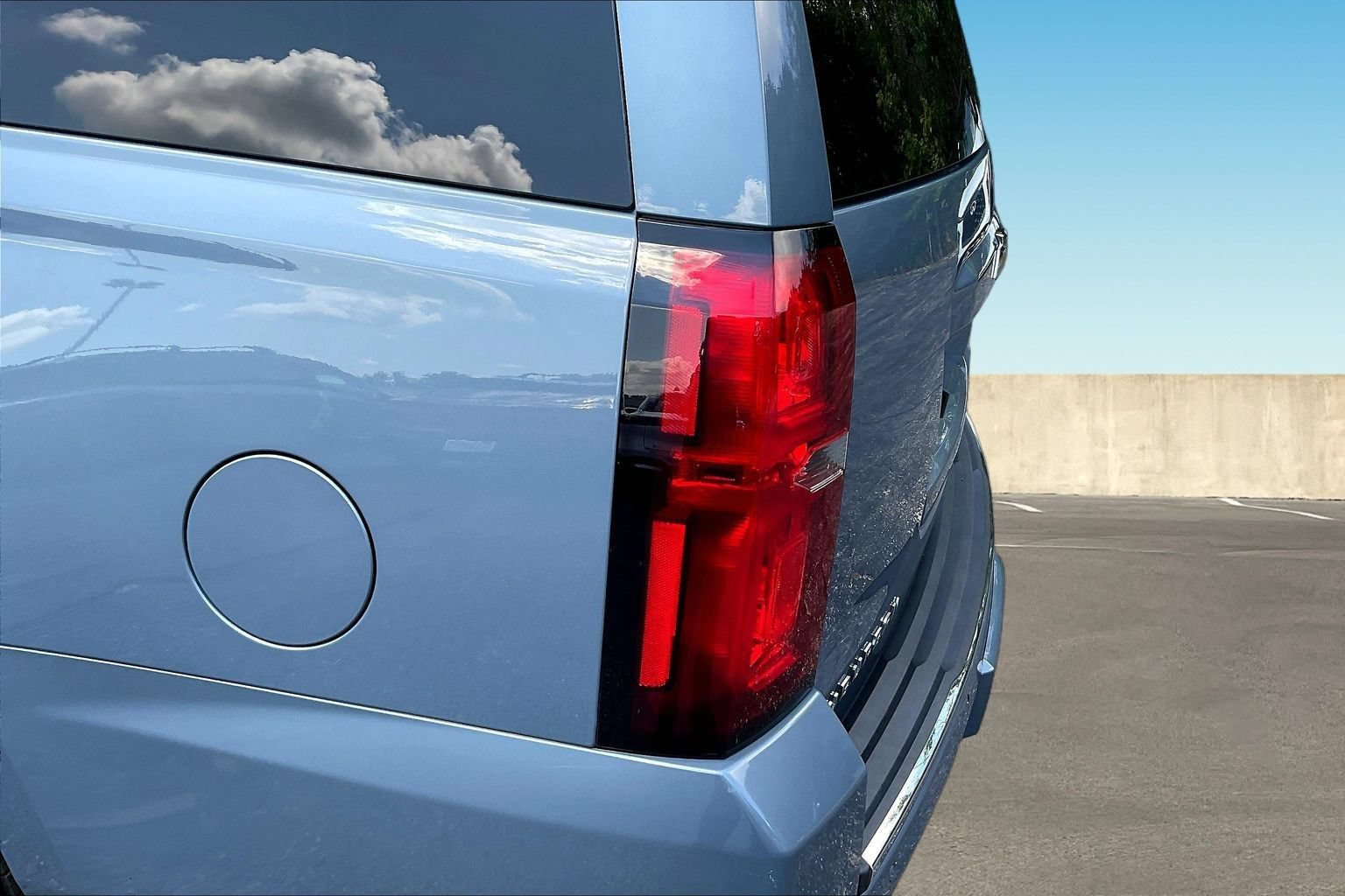 Used 2015 Chevrolet Suburban LTZ AWD/4WD image 22