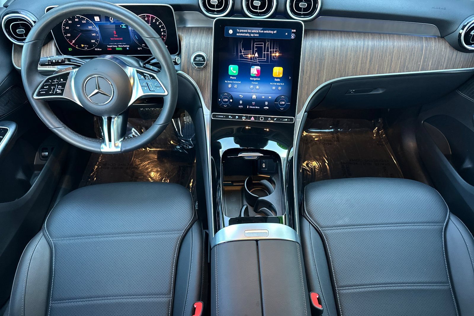 Used 2025 Mercedes-Benz GLC 350e 4MATIC w/ Driver Assistance Package image 13