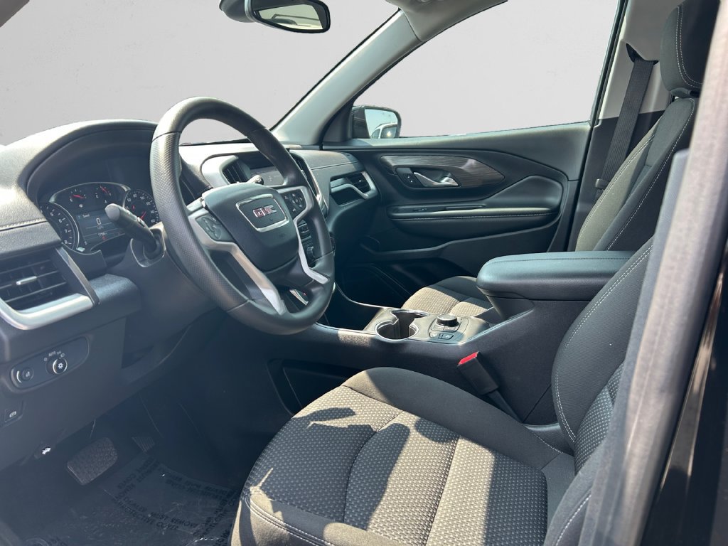 Used 2024 GMC Terrain SLE w/ Driver Convenience Package FWD image 11