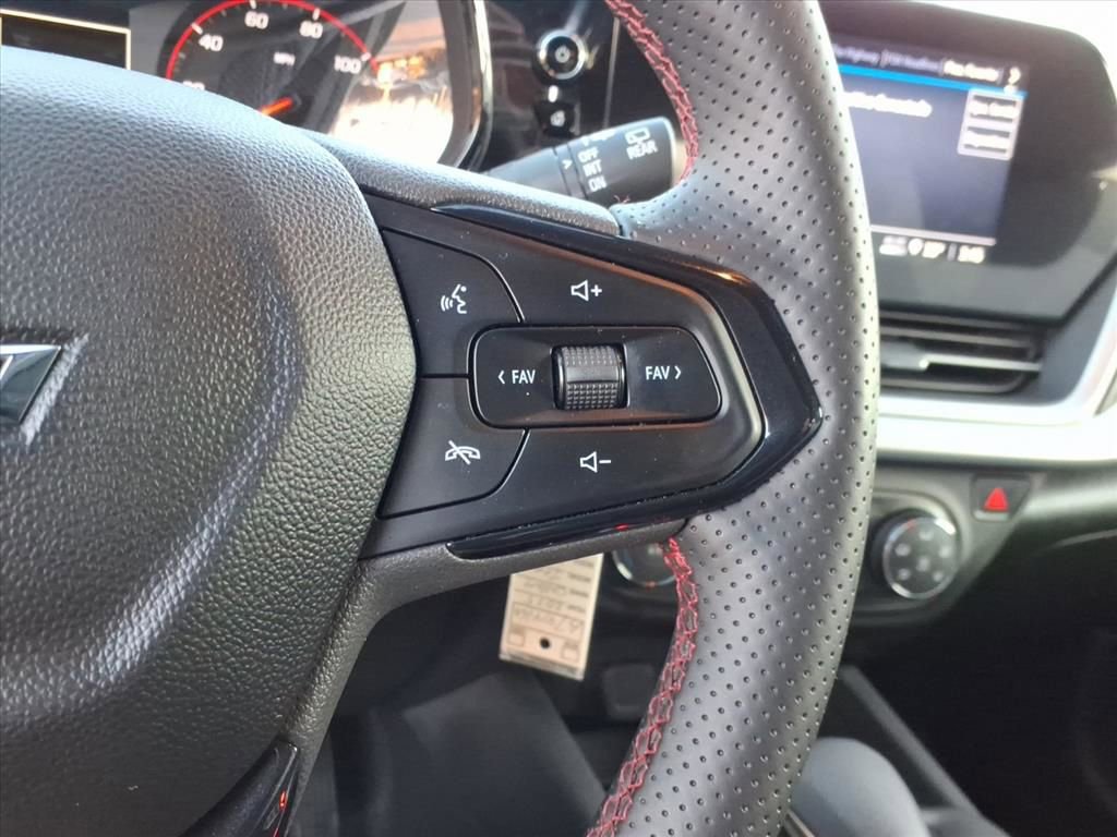 Used 2024 Chevrolet Trax RS w/ Driver Confidence Package image 18