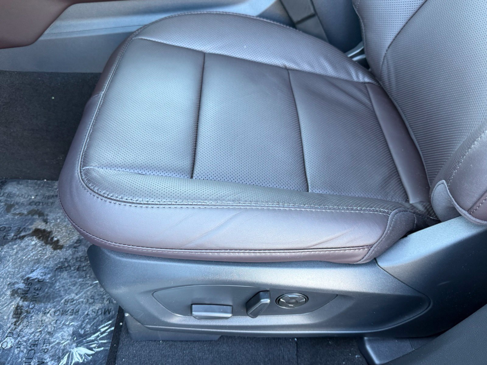 Used 2025 Ford Explorer Platinum w/ LUX Leather Package AWD/4WD image 39