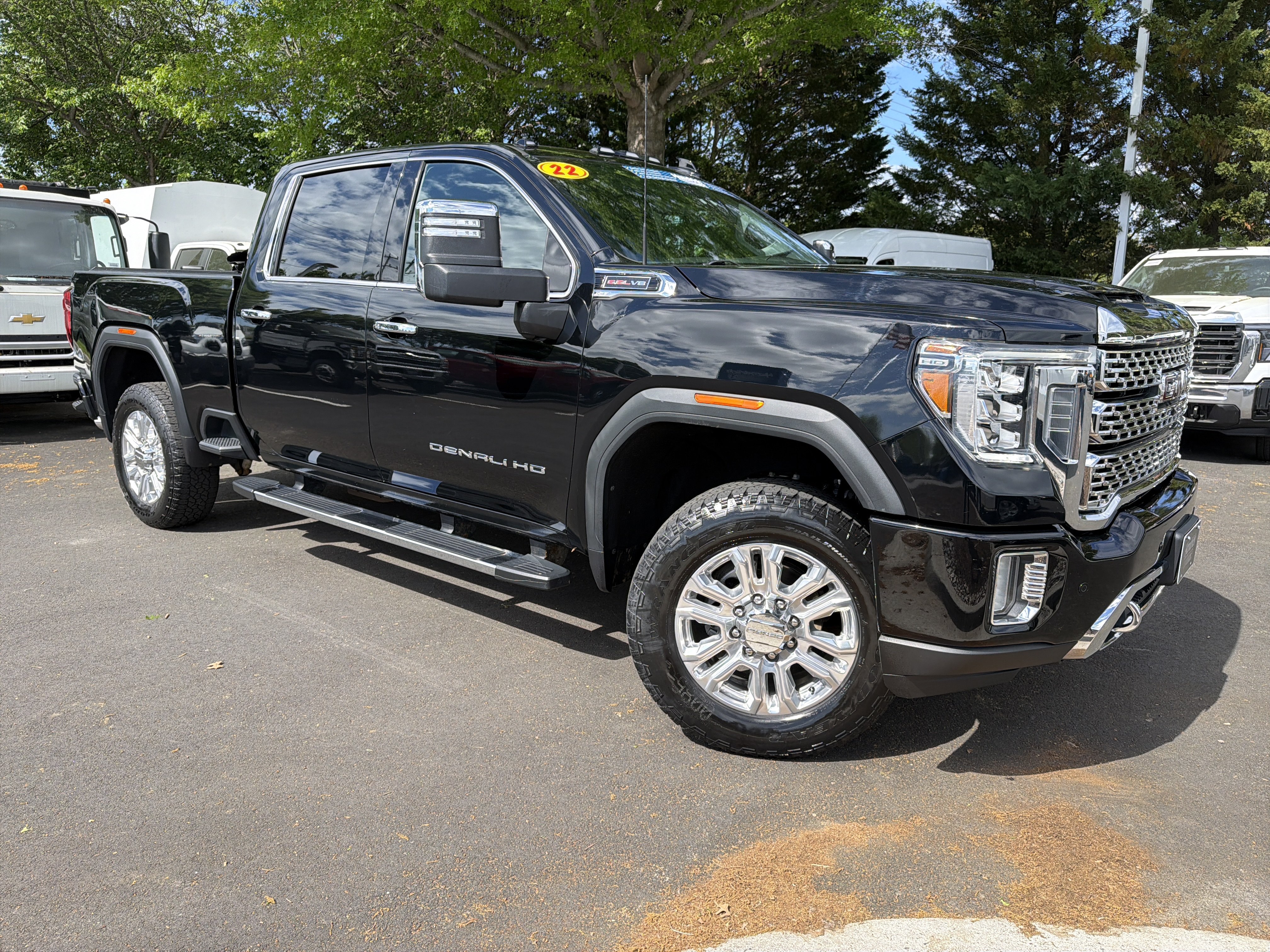 Used 2022 GMC Sierra 2500 Denali w/ Denali Ultimate Package AWD/4WD image 2