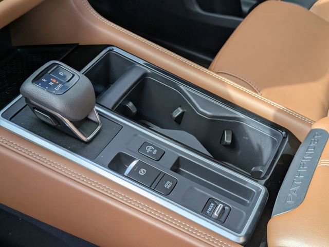 Used 2024 Nissan Pathfinder Platinum w/ Cargo Package image 26