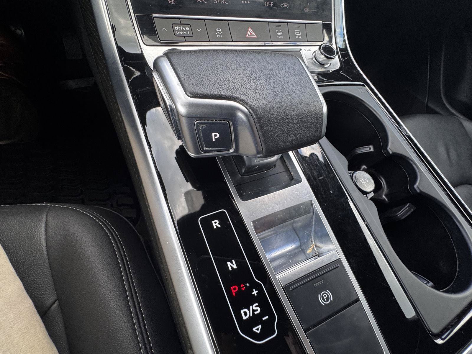 Used 2025 Audi Q8 Premium AWD/4WD image 28