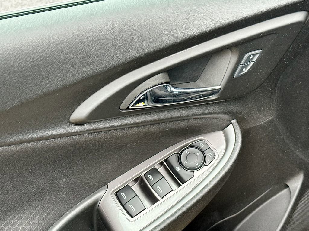 Used 2024 Chevrolet Malibu LT image 17