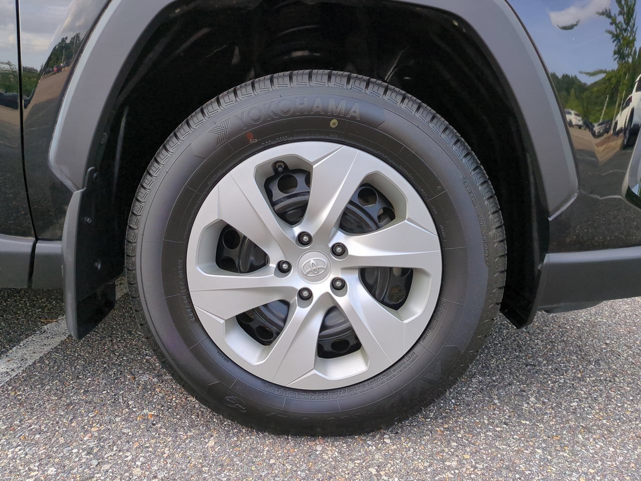 Used 2019 Toyota RAV4 LE w/ All Weather Liner Package AWD/4WD image 11