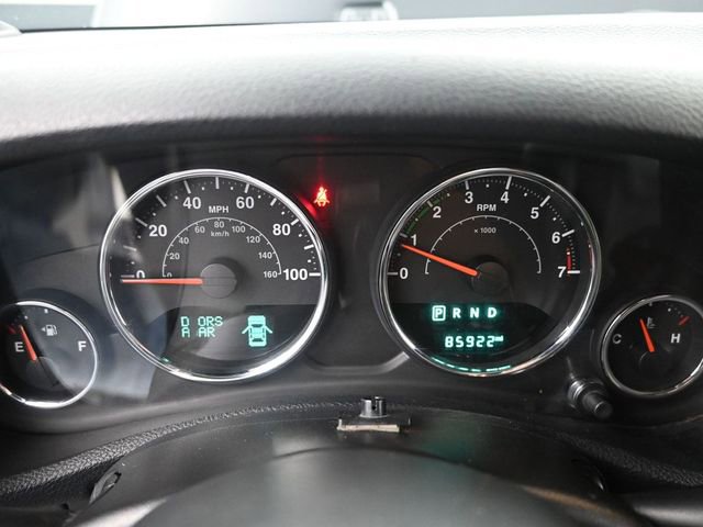 Used 2017 Jeep Wrangler Sahara w/ Connectivity Group image 31