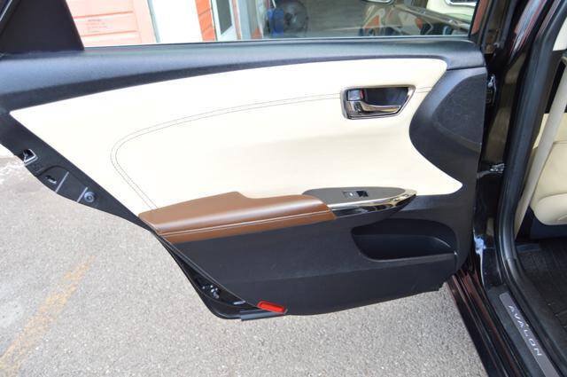 Used 2013 Toyota Avalon Limited FWD image 53
