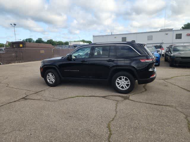 Certified 2023 Jeep Grand Cherokee Laredo w/ Trailer Tow Prep Group (B) AWD/4WD image 26