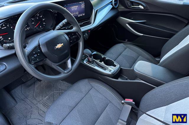 Used 2024 Chevrolet Trax LS w/ LS Convenience Package image 10