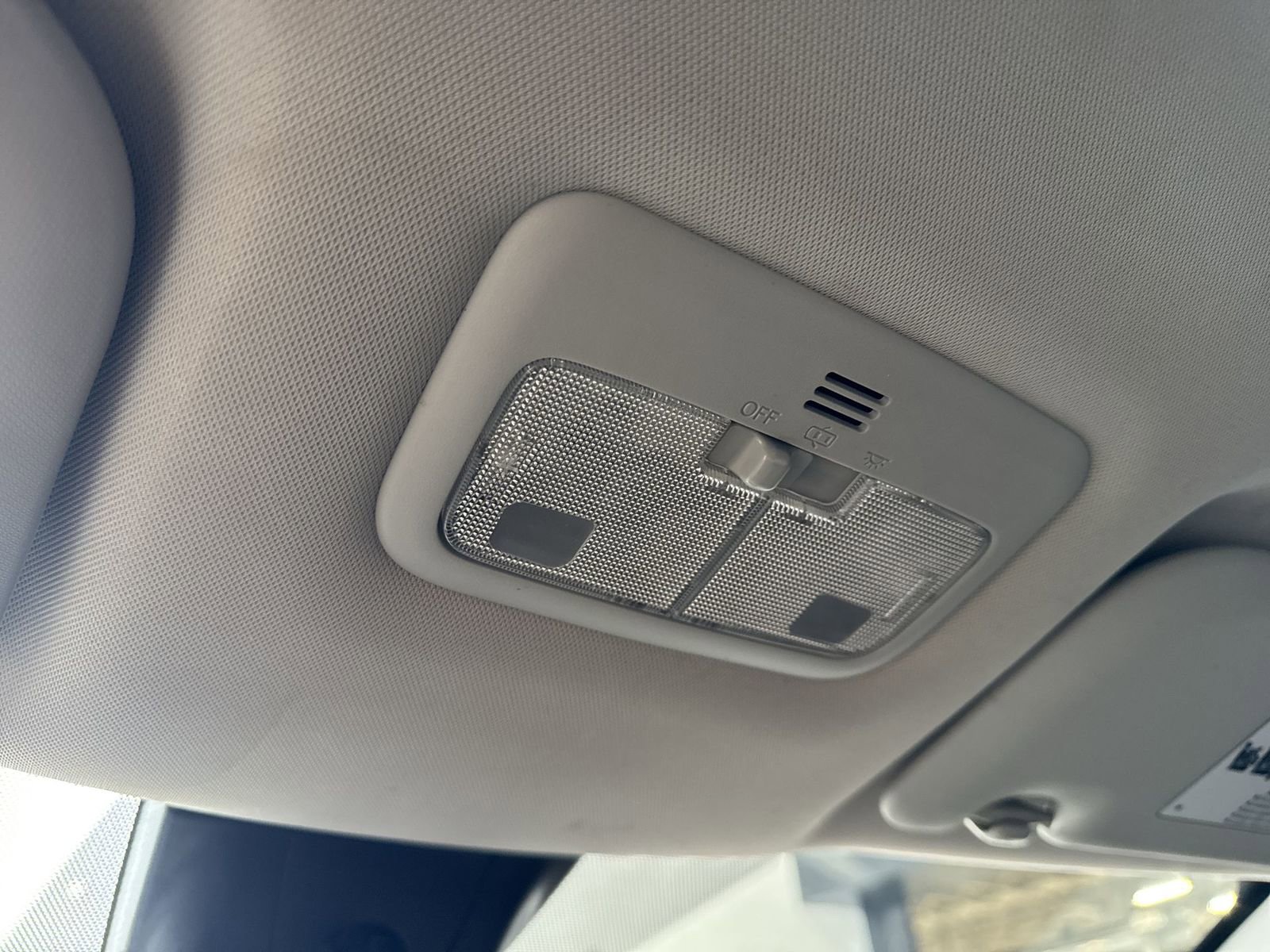 Used 2017 Toyota Corolla LE w/ Carpet Mat Package (TMS) FWD image 15