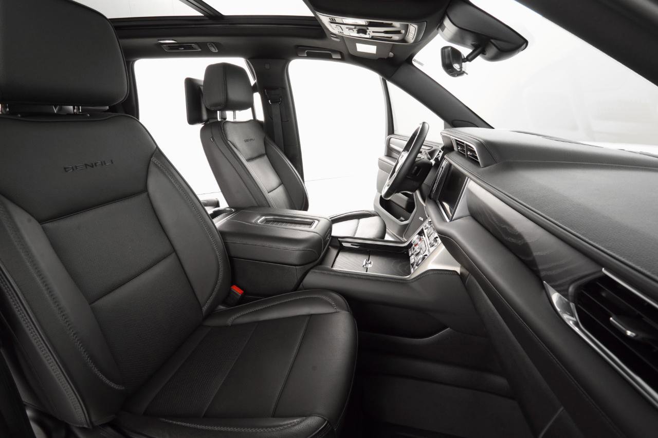 Used 2024 GMC Yukon Denali w/ Advanced Technology Package image 23