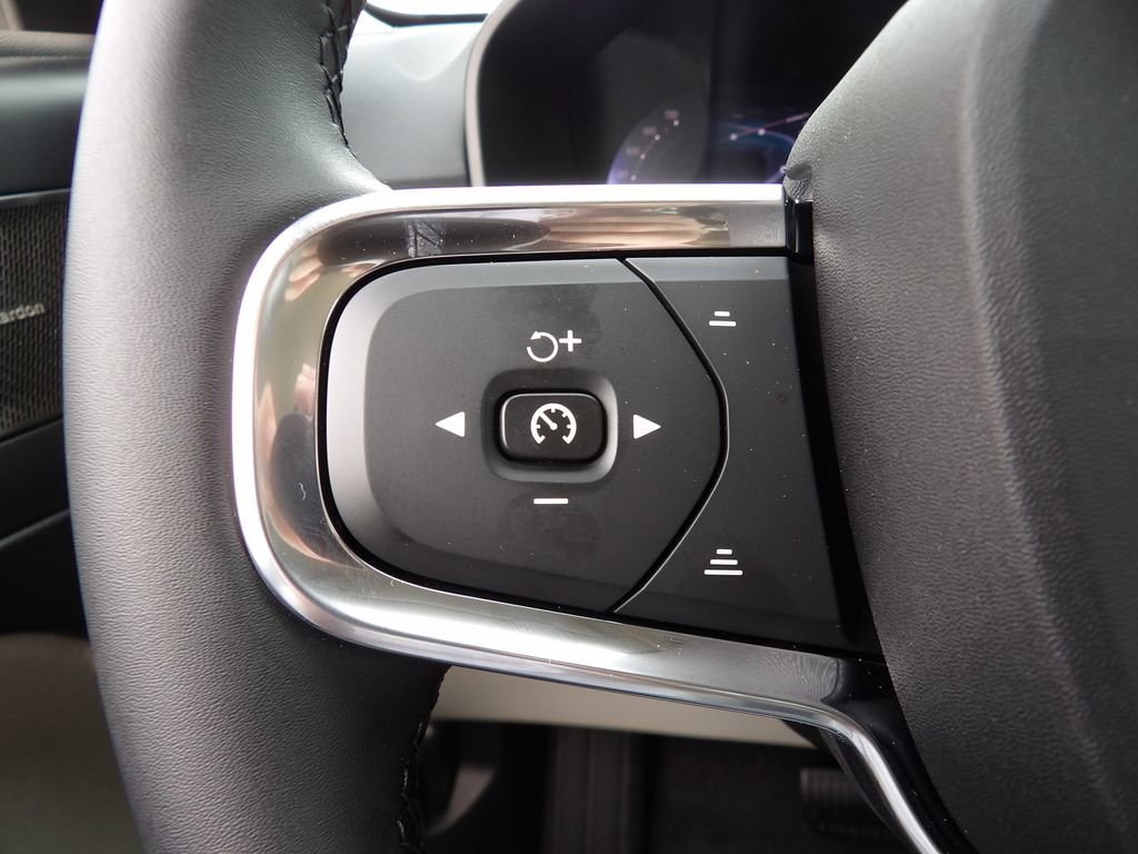 New 2026 Volvo XC40 B5 Ultra w/ Protection Package Premier AWD/4WD image 19