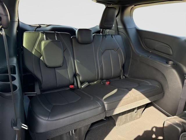 New 2026 Chrysler Pacifica Select w/ S Appearance Package AWD/4WD image 34