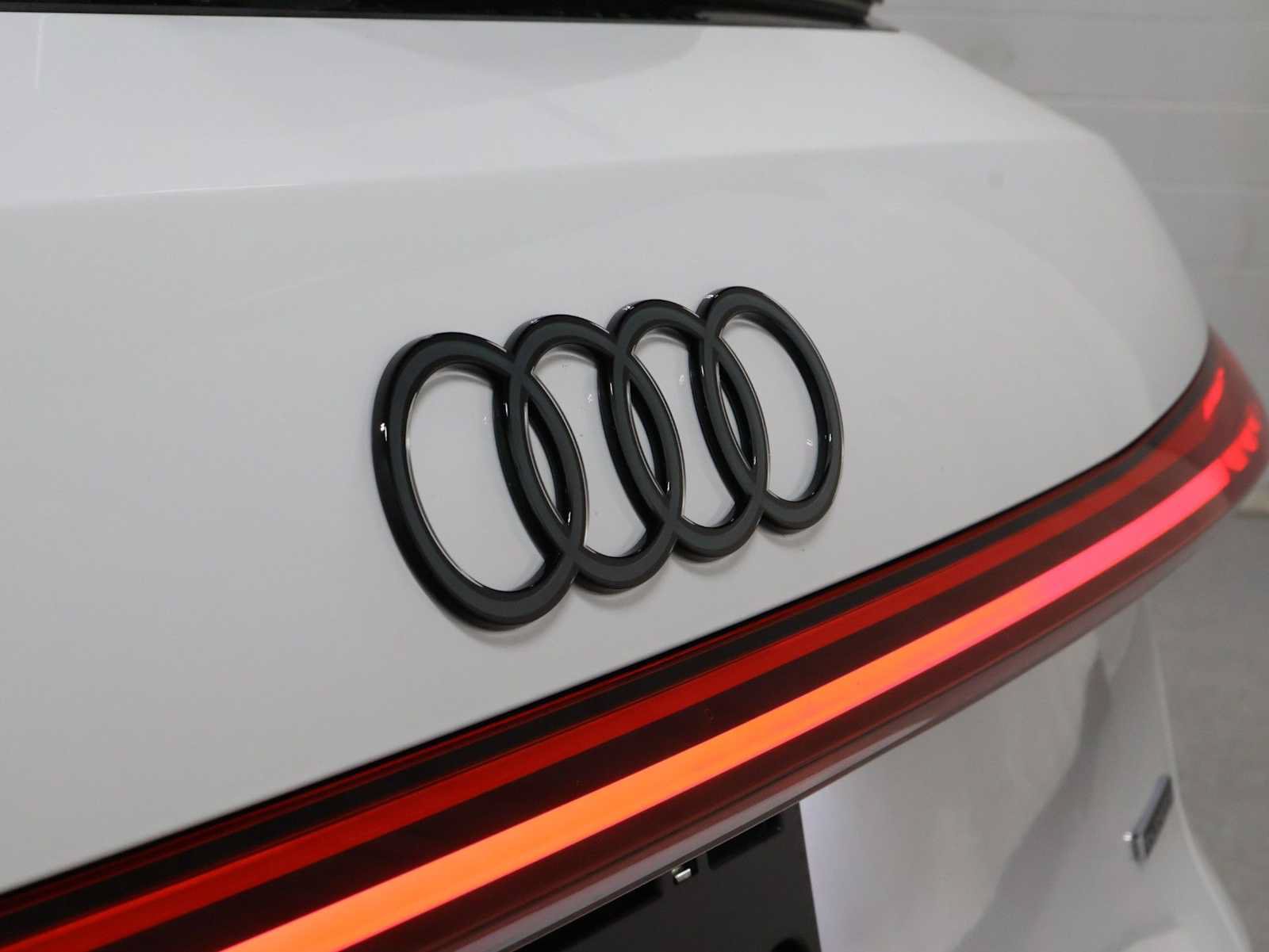New 2026 Audi Q5 Premium Plus AWD/4WD image 8