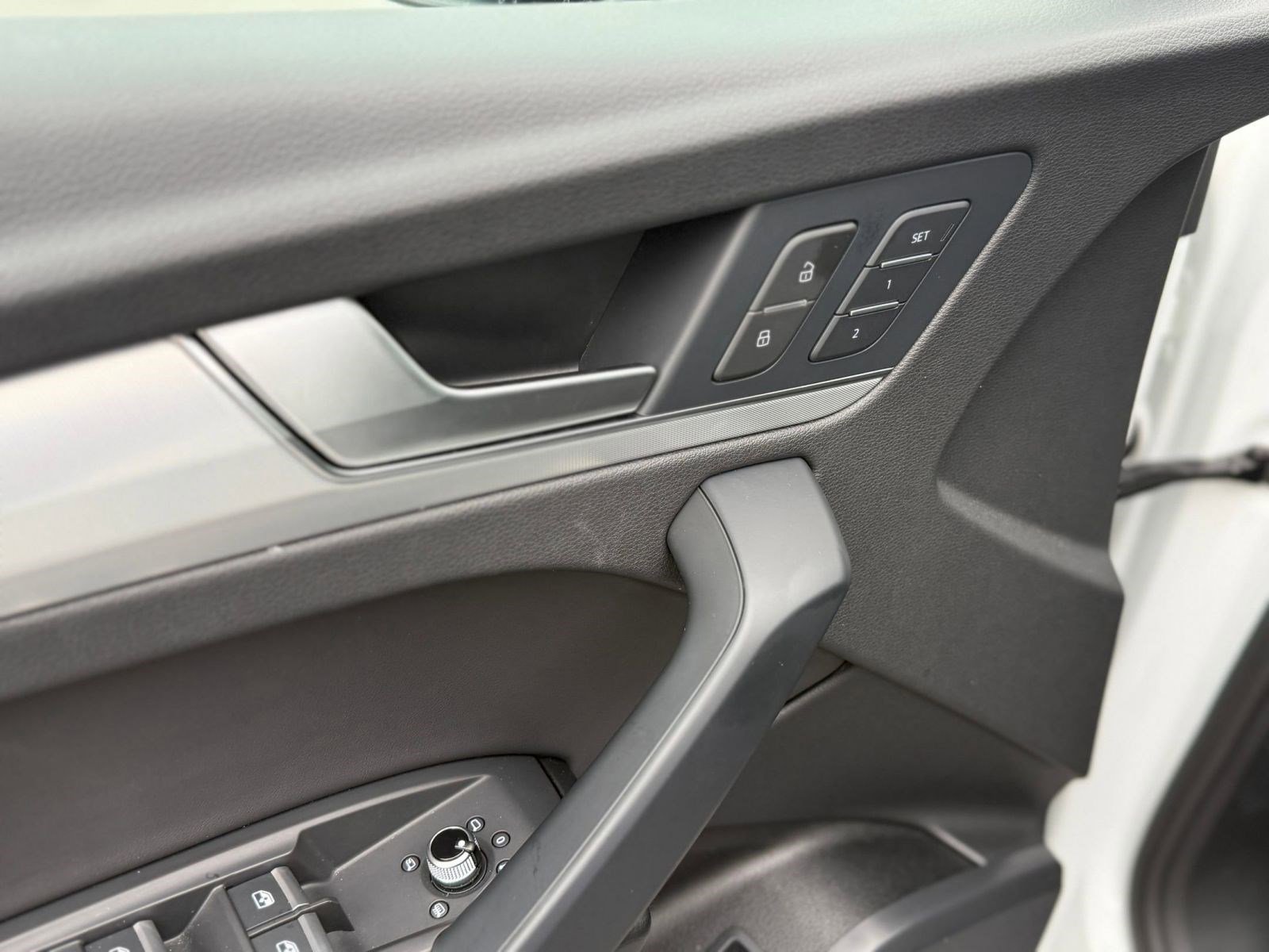 Certified 2025 Audi Q5 2.0T Premium w/ Convenience Plus Package image 22