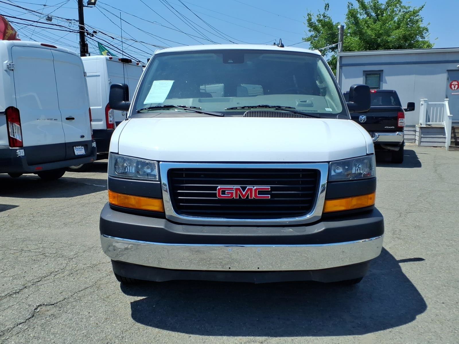 Used 2025 GMC Savana 3500 LT w/ LT Preferred Equipment Group RWD image 2