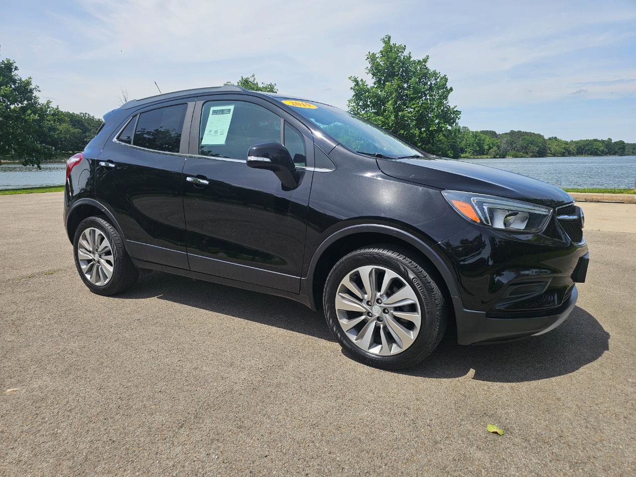 Used 2019 Buick Encore Preferred AWD/4WD image 2