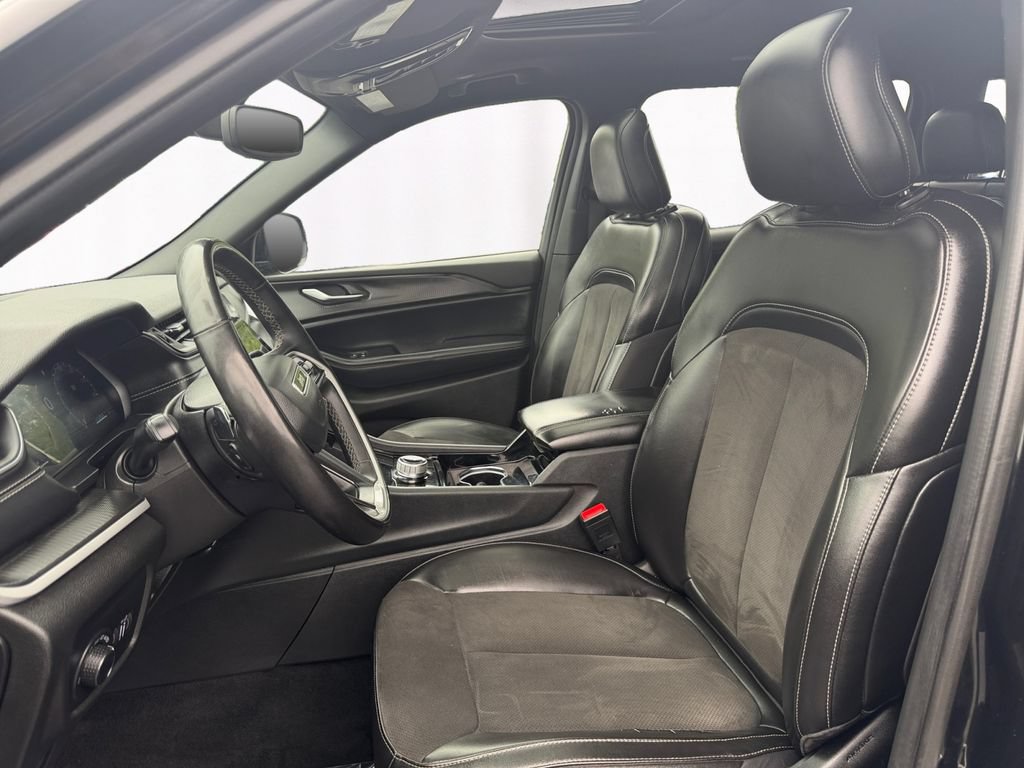 Used 2023 Jeep Grand Cherokee L Laredo AWD/4WD image 9