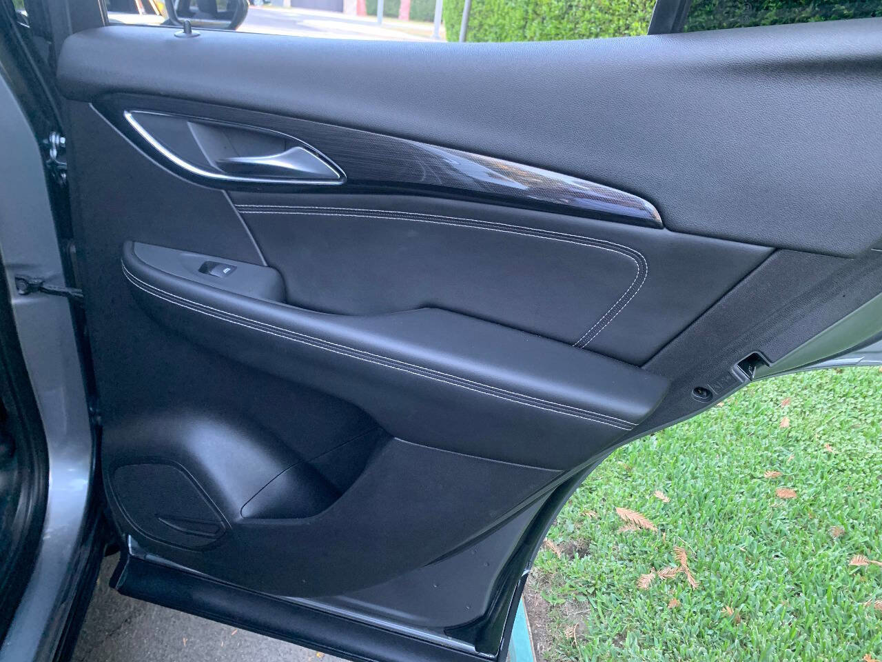 Used 2021 Buick Envision Preferred image 23