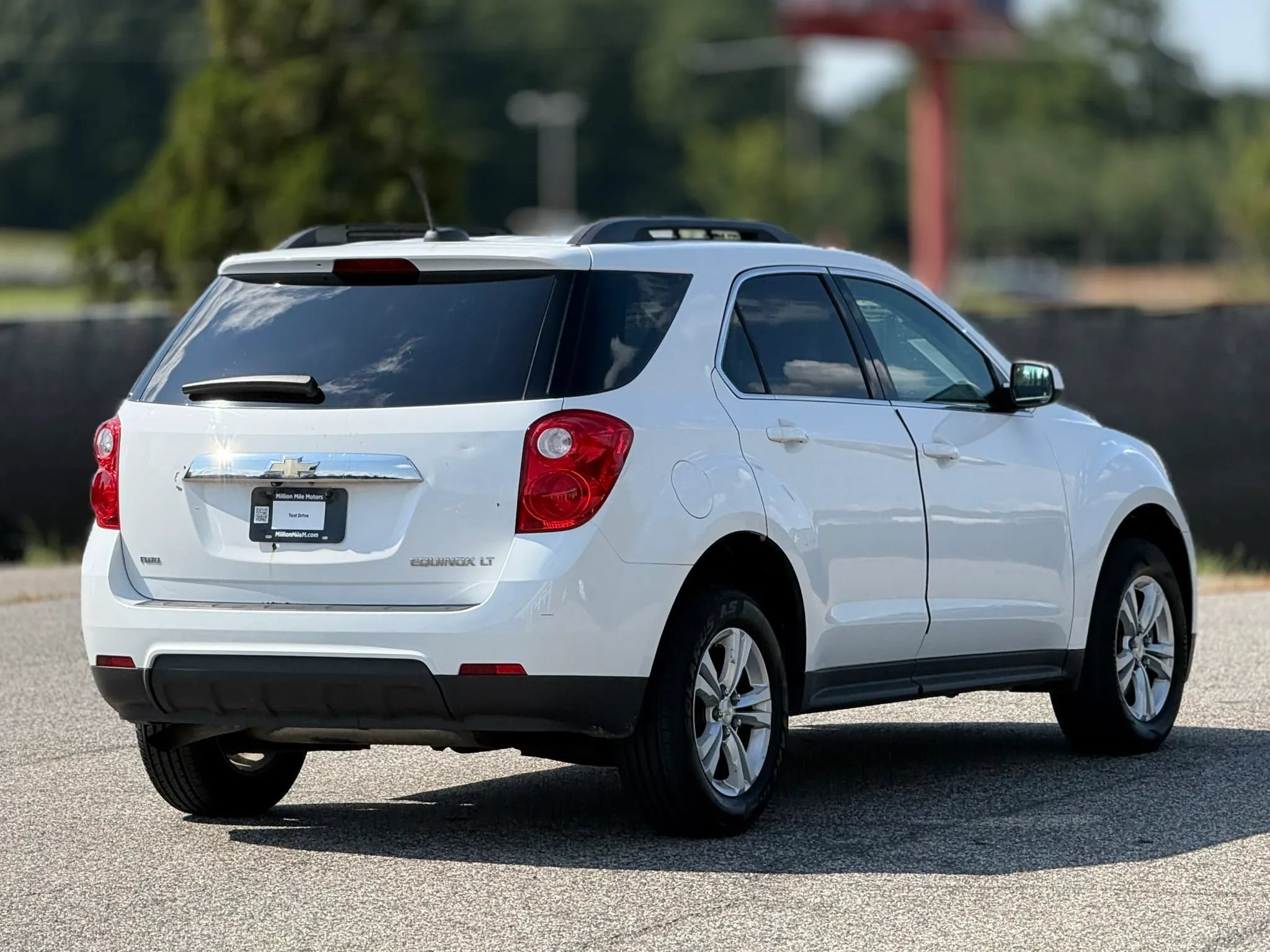 Used 2015 Chevrolet Equinox LT w/ Driver Convenience Package AWD/4WD image 9