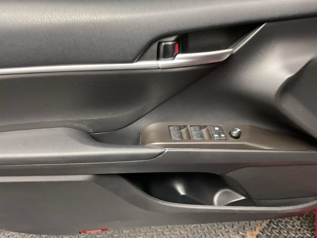 Used 2023 Toyota Camry SE FWD image 10