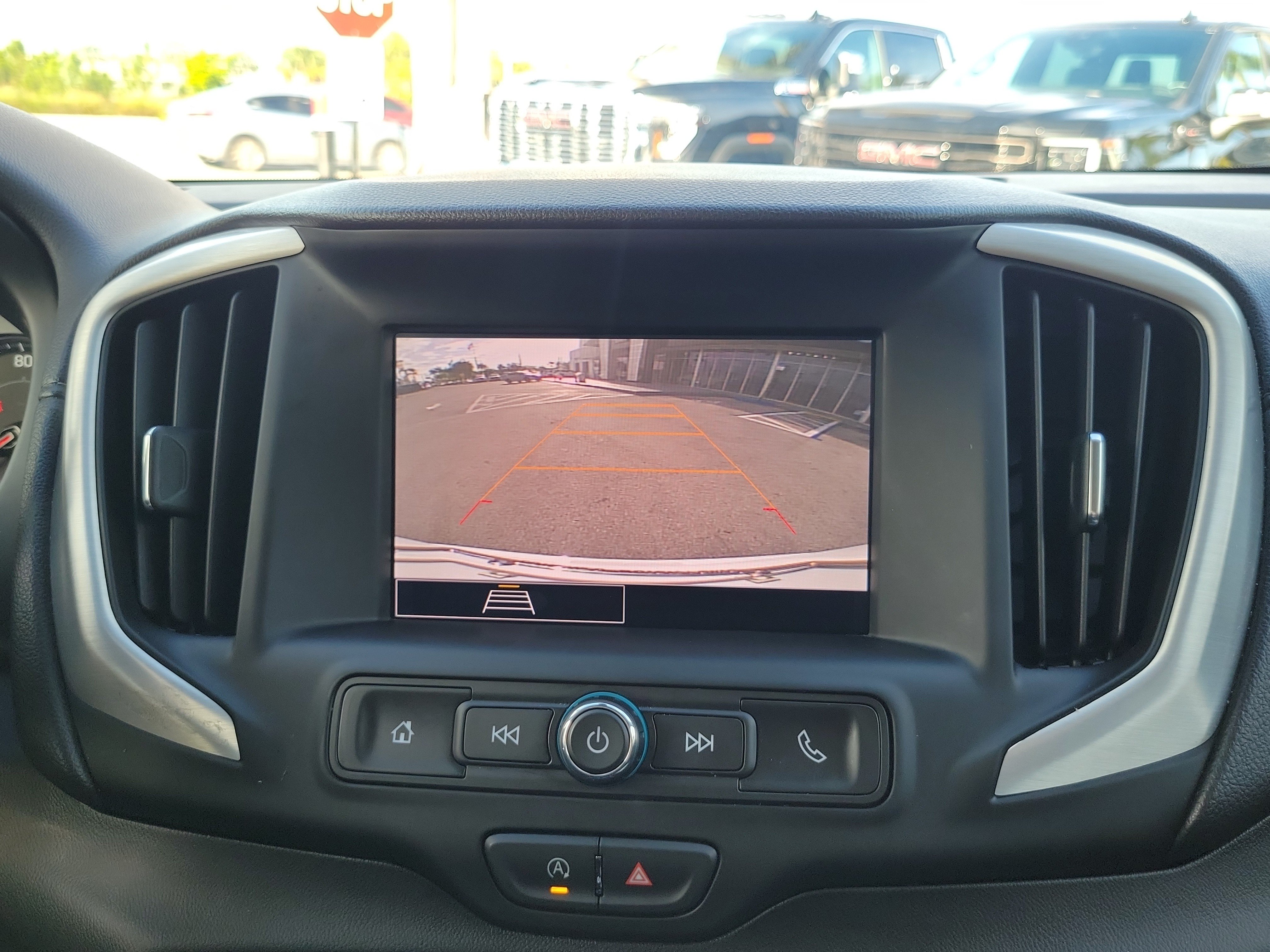 Used 2024 GMC Terrain SLE FWD image 10