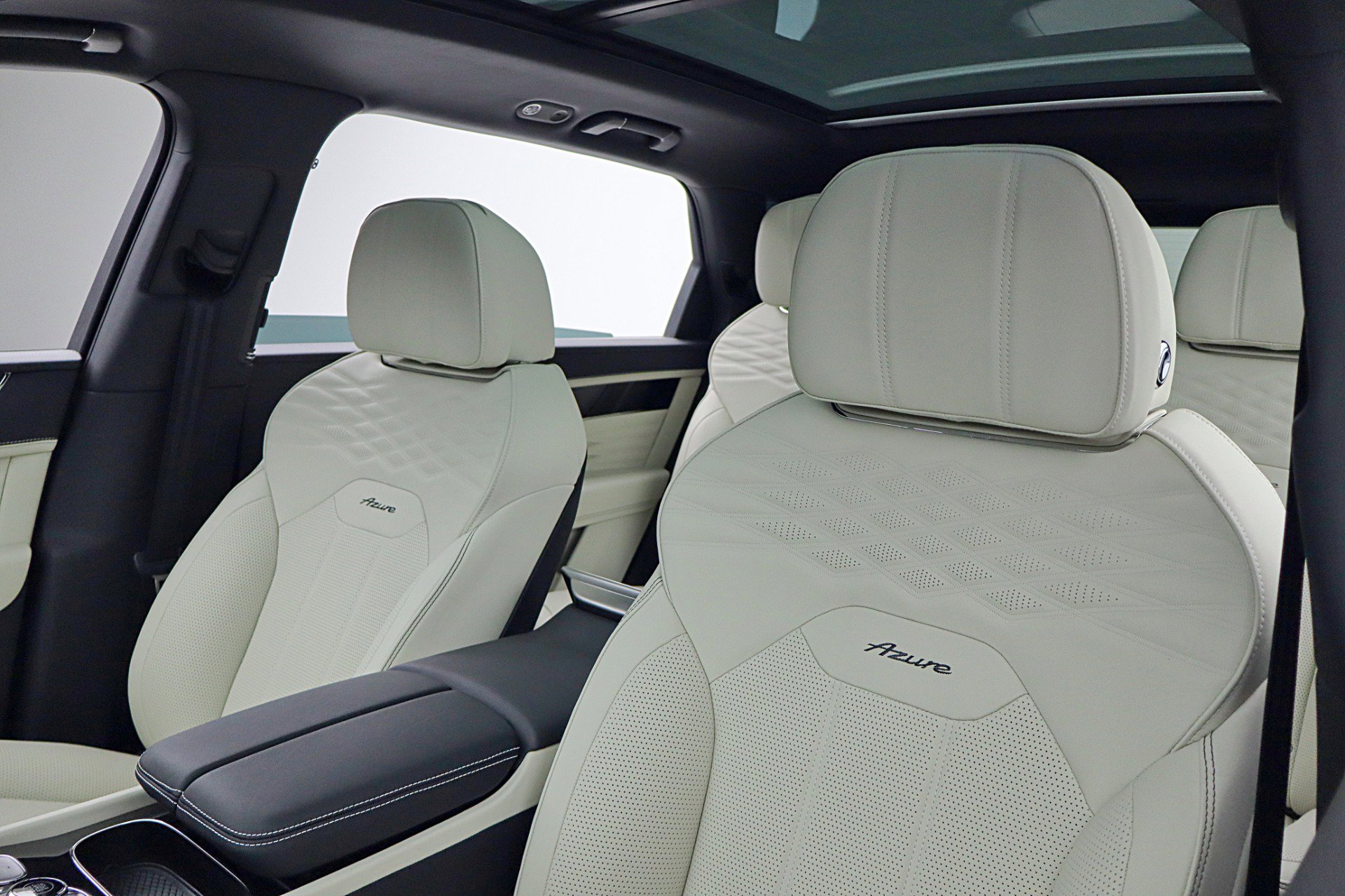 Used 2024 Bentley Bentayga Extended Wheelbase image 33