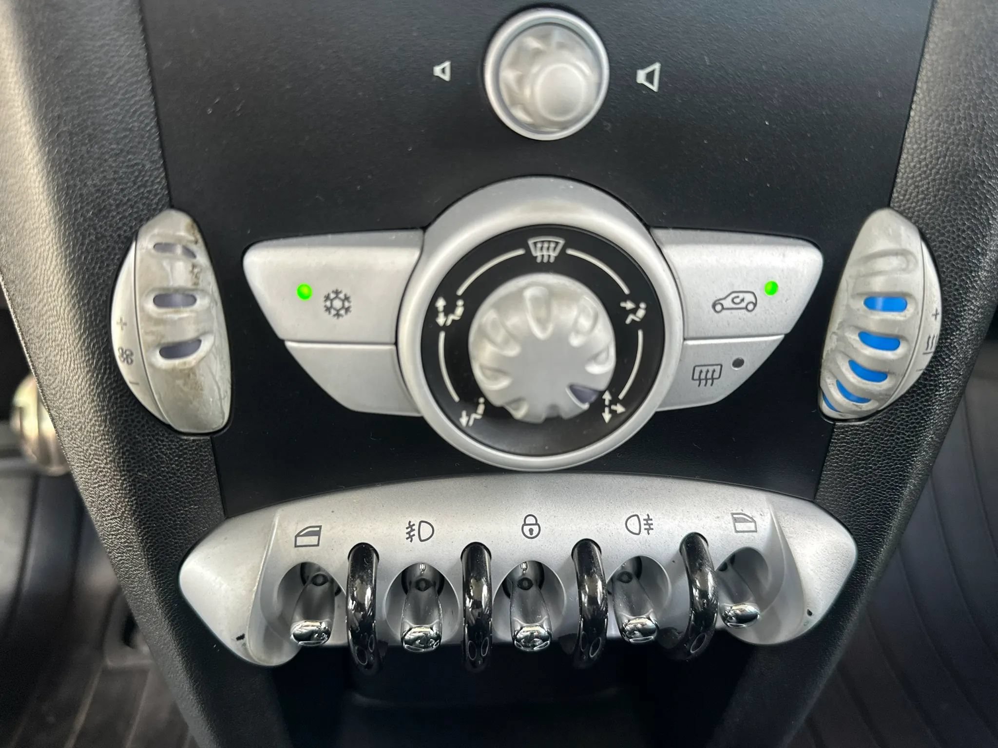 Used 2009 MINI Cooper S FWD image 37