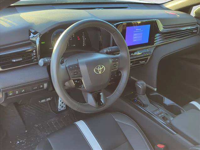 Used 2025 Toyota Camry SE FWD image 9