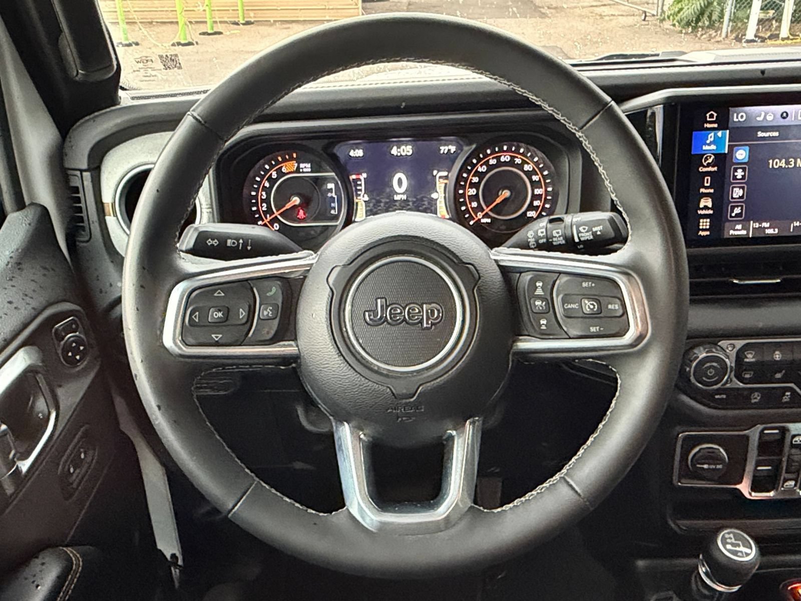 Used 2025 Jeep Wrangler Unlimited Sahara AWD/4WD image 28