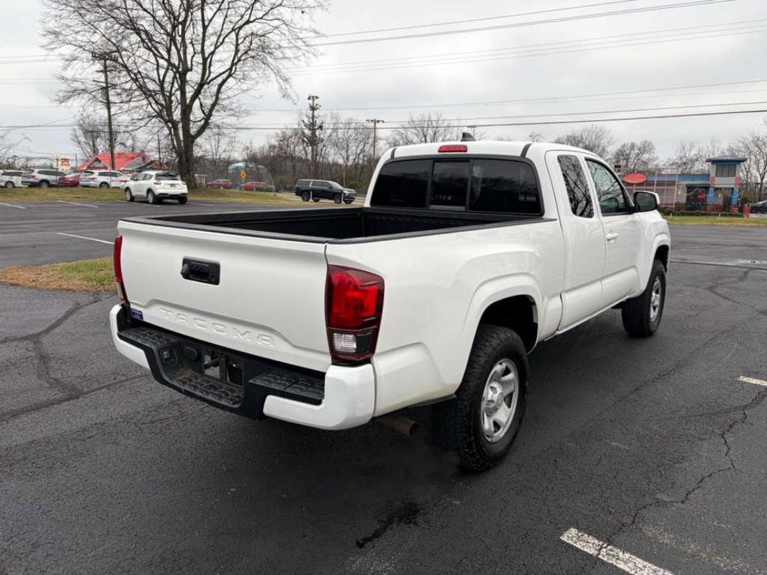 Used 2022 Toyota Tacoma SR w/ SR Convenience Package image 5