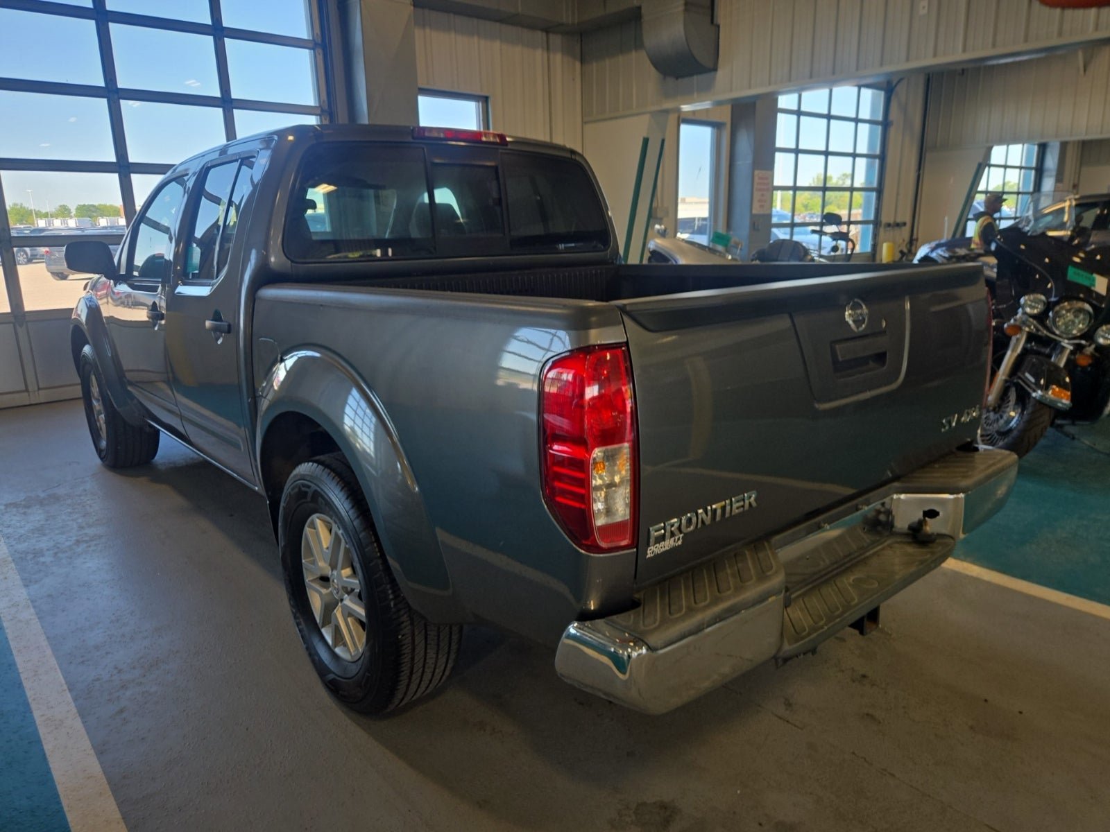 Used 2017 Nissan Frontier SV AWD/4WD image 8
