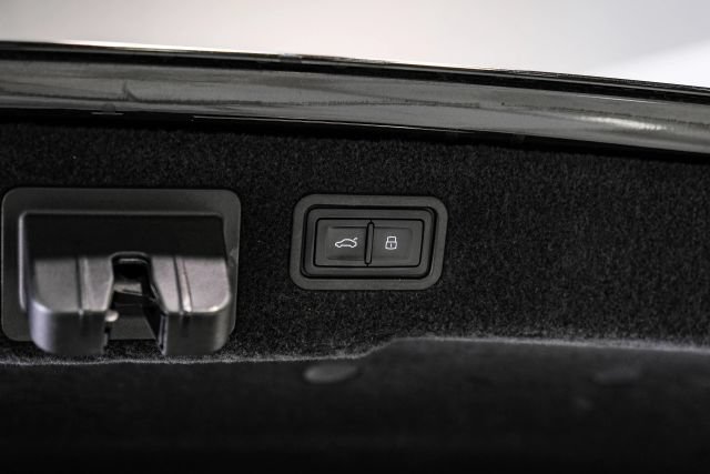 Used 2022 Audi A8 L 3.0T w/ Executive Package AWD/4WD image 69