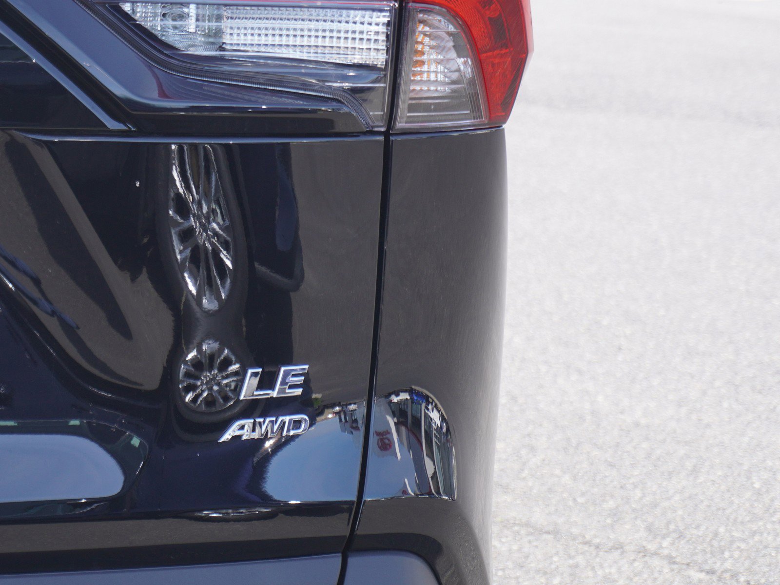 New 2025 Toyota RAV4 LE image 10