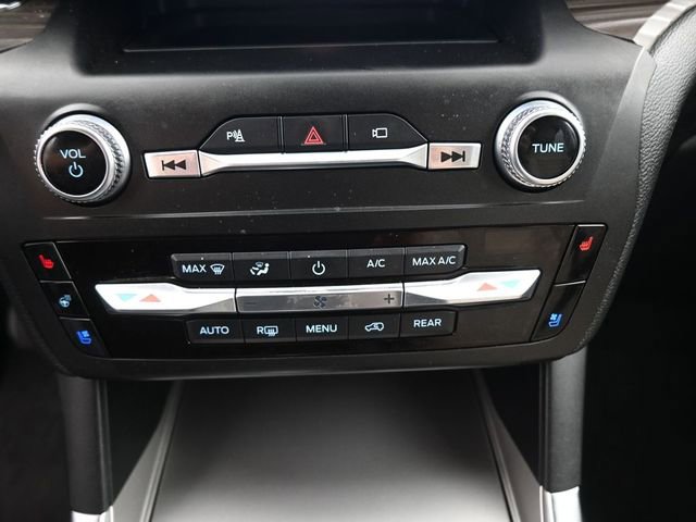 Used 2020 Ford Explorer Limited image 3