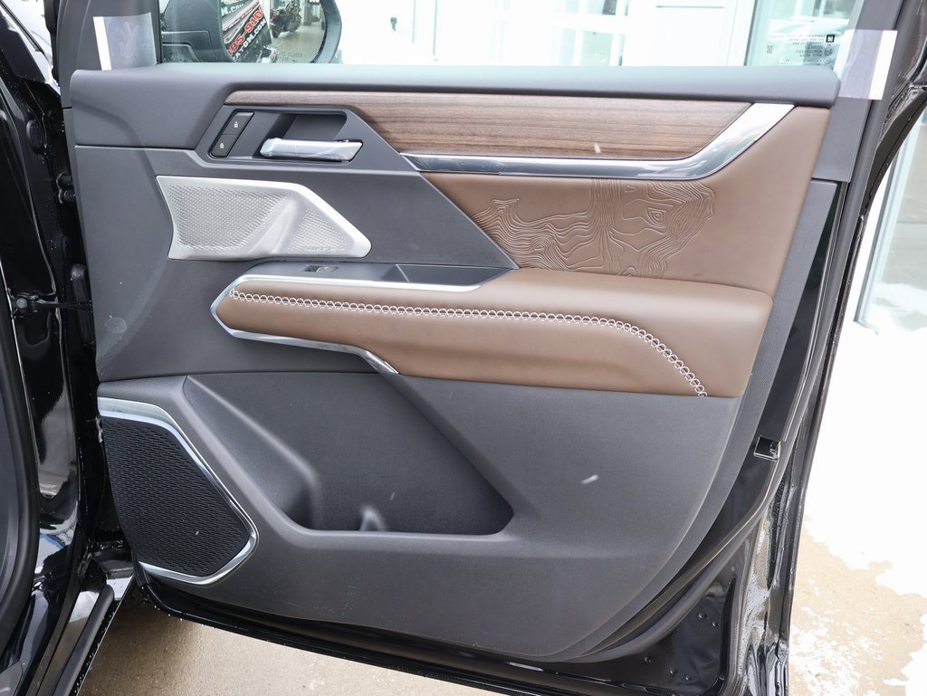 New 2026 GMC Acadia Denali Ultimate w/ LPO, Floor Liner Package image 38