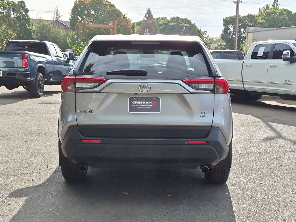 Used 2025 Toyota RAV4 LE AWD/4WD image 6