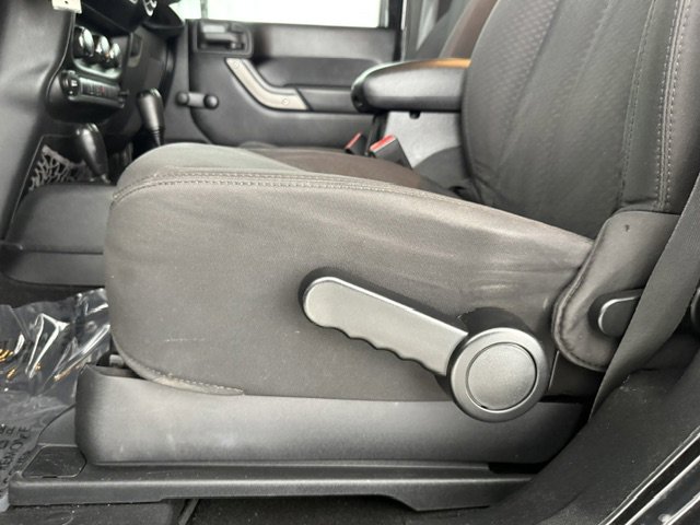 Used 2013 Jeep Wrangler Sport AWD/4WD image 10