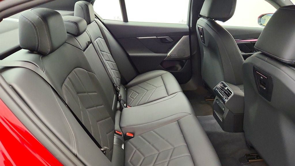 Used 2024 BMW 540i xDrive w/ Premium Package AWD/4WD image 23