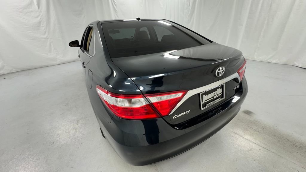 Used 2015 Toyota Camry XLE w/ Convenience Package FWD image 5