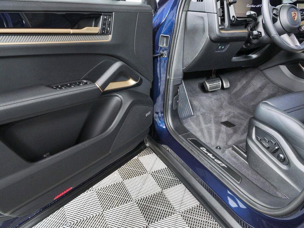 Certified 2024 Porsche Cayenne Turbo GT AWD/4WD image 8