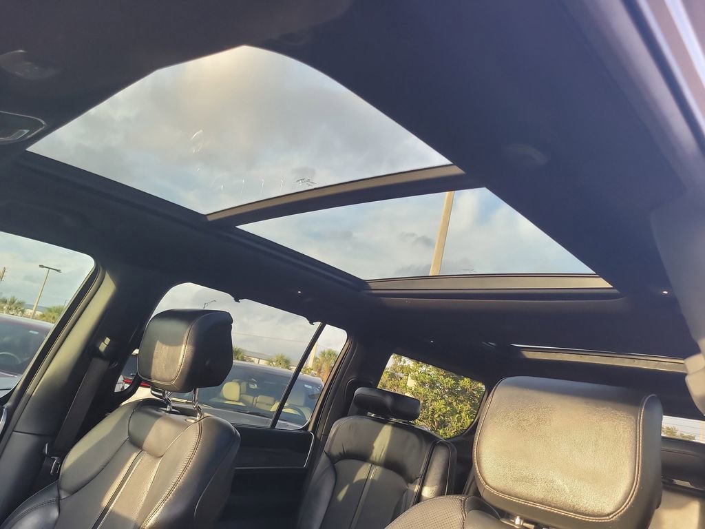 Used 2022 Jeep Wagoneer Series III w/ Premium Group I image 21