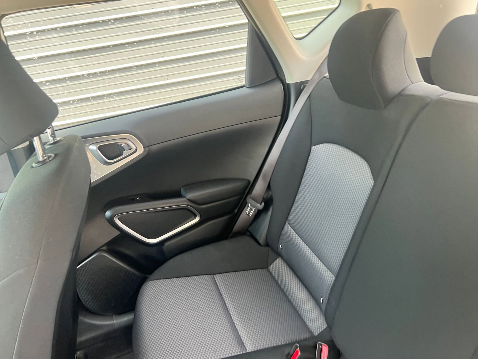 Used 2025 Kia Soul LX w/ LX Technology Package FWD image 34